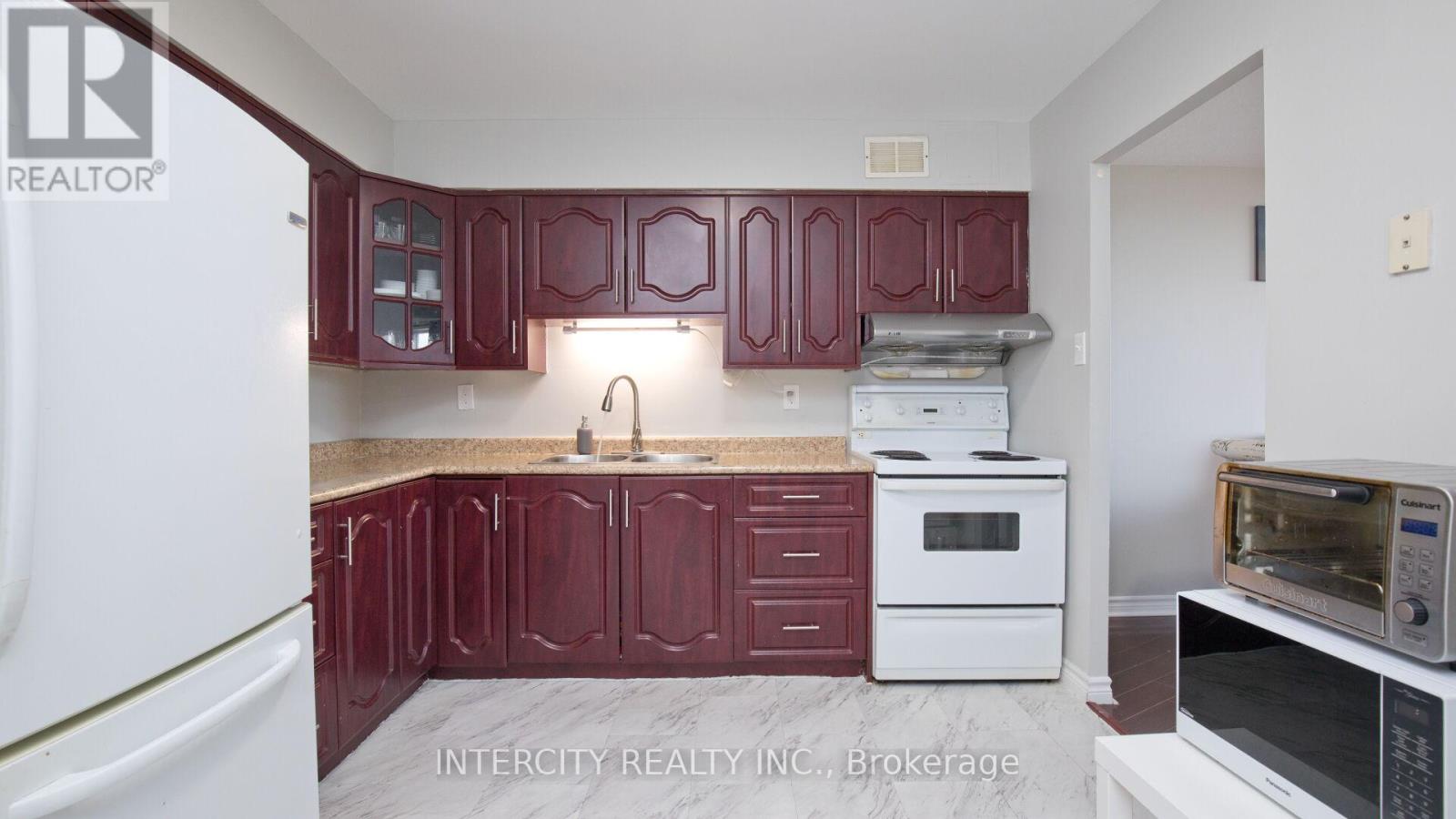 907 - 3555 Derry Road E, Mississauga, Ontario  L4T 1B2 - Photo 14 - W12401070