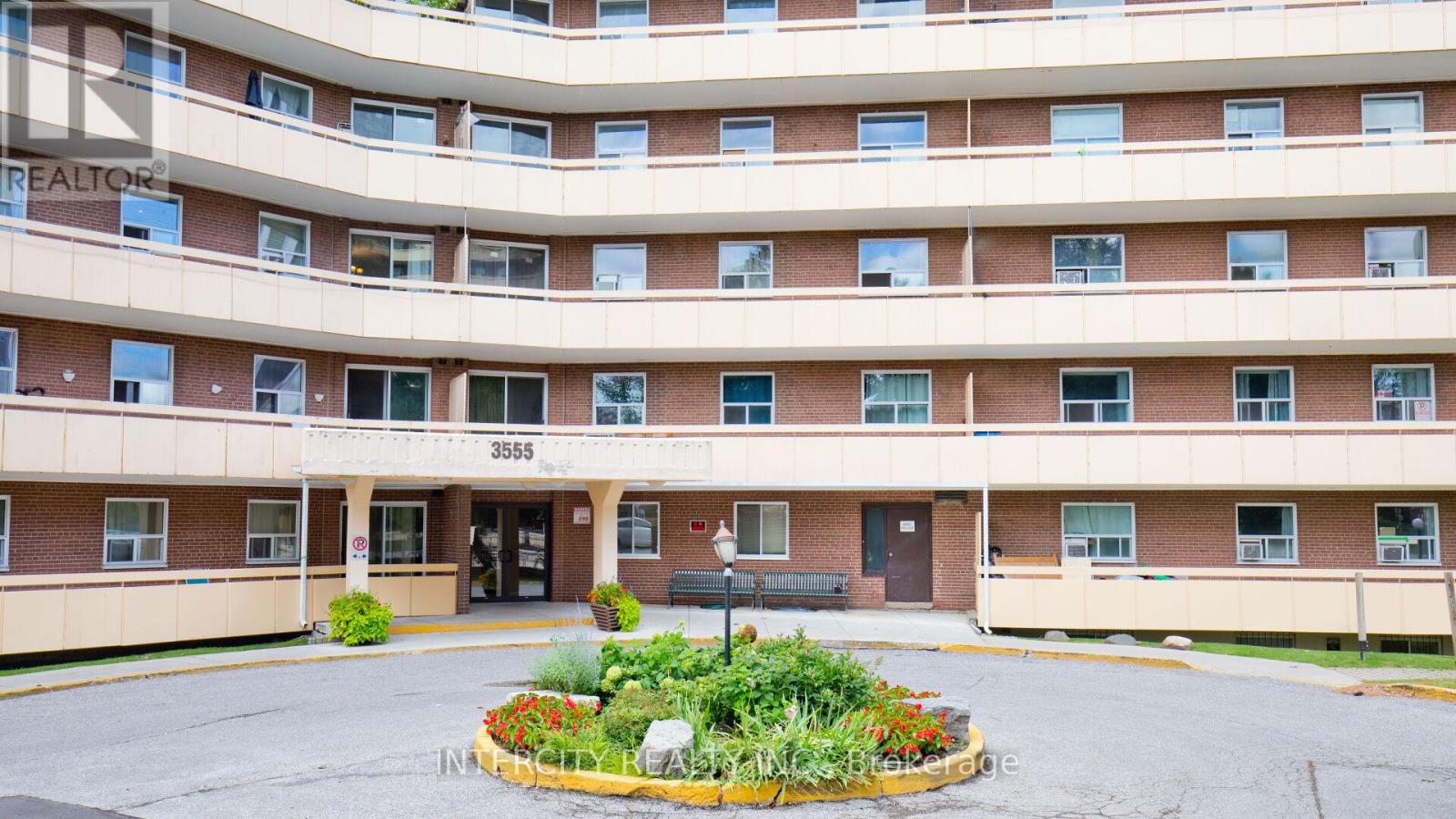 907 - 3555 Derry Road E, Mississauga, Ontario  L4T 1B2 - Photo 2 - W12401070