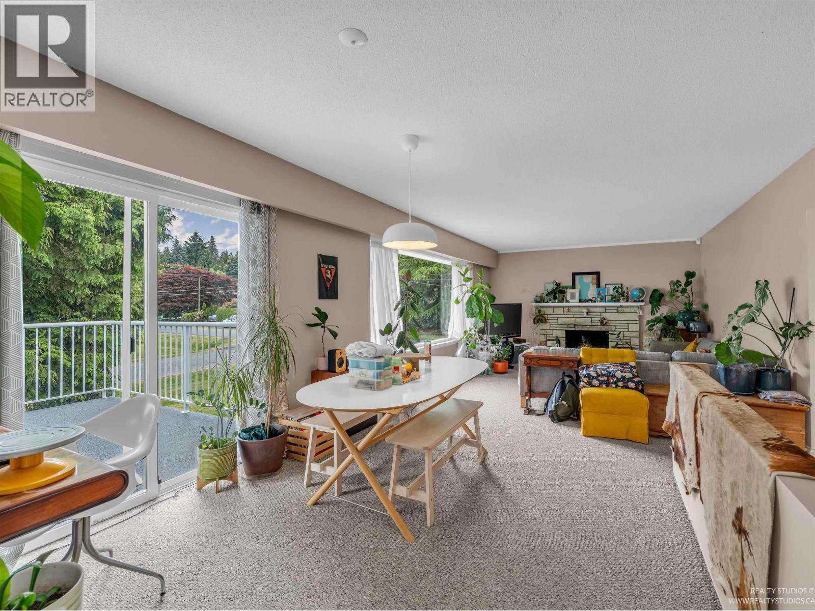 Property at 4865 11A AVENUE image 5