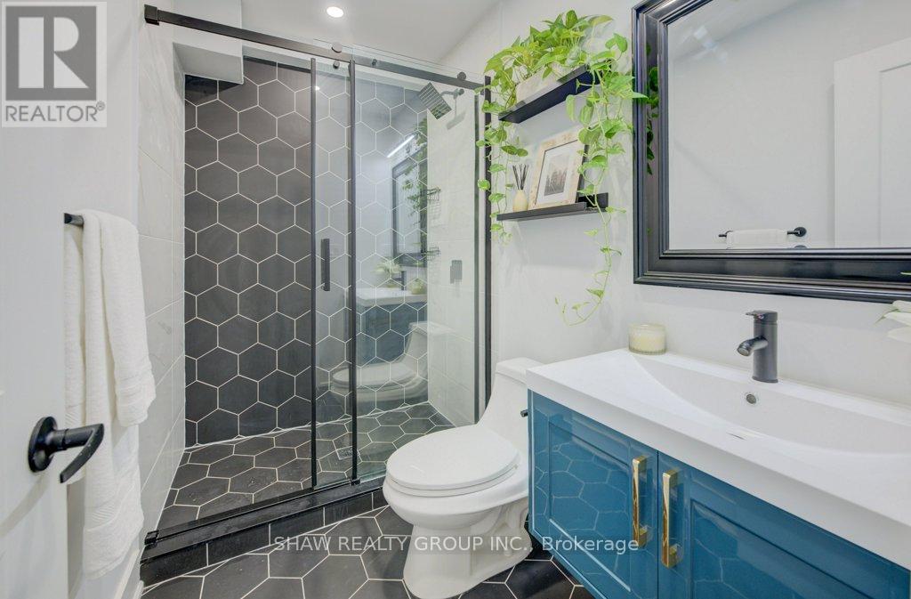 28 Barons Avenue S, Hamilton, Ontario  L8K 2X9 - Photo 18 - X12400694