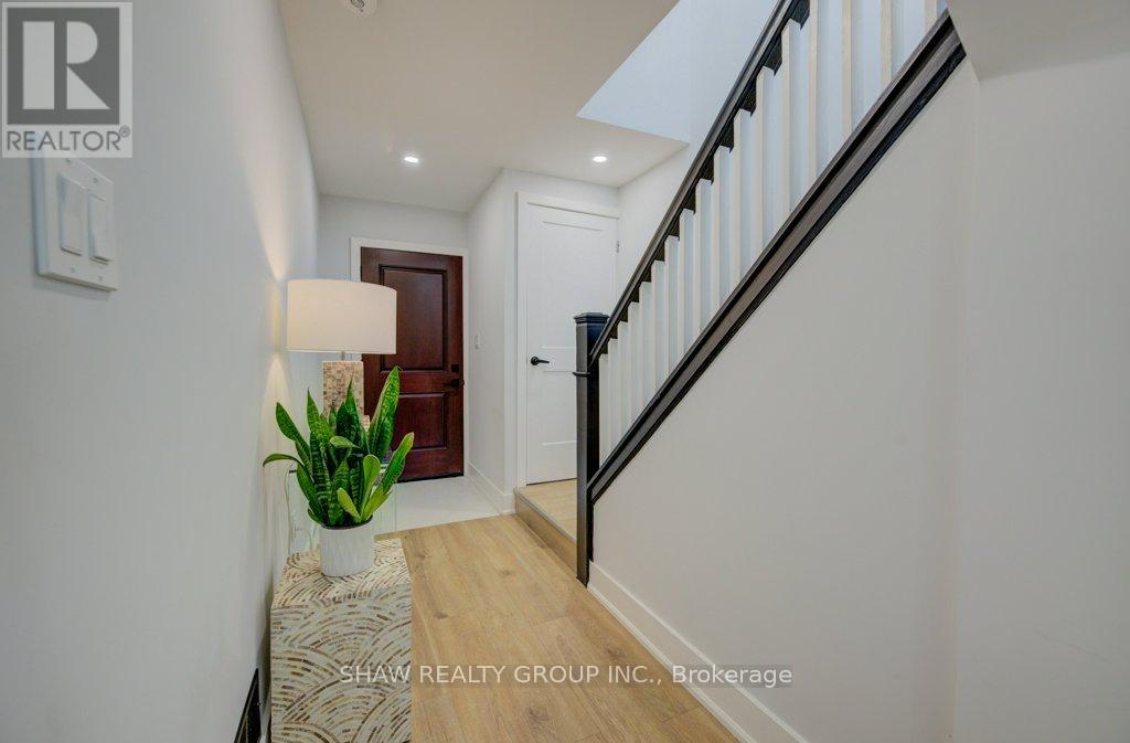 28 Barons Avenue S, Hamilton, Ontario  L8K 2X9 - Photo 15 - X12400694