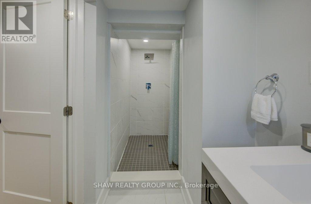 28 Barons Avenue S, Hamilton, Ontario  L8K 2X9 - Photo 32 - X12400694
