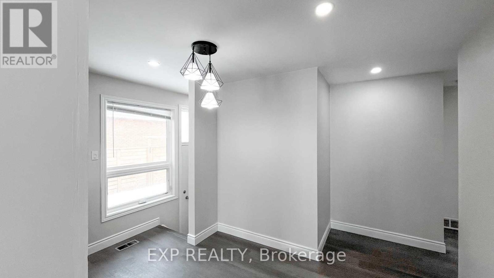 15 Calvert Avenue, Hamilton, Ontario  L8G 2K5 - Photo 13 - X12400972