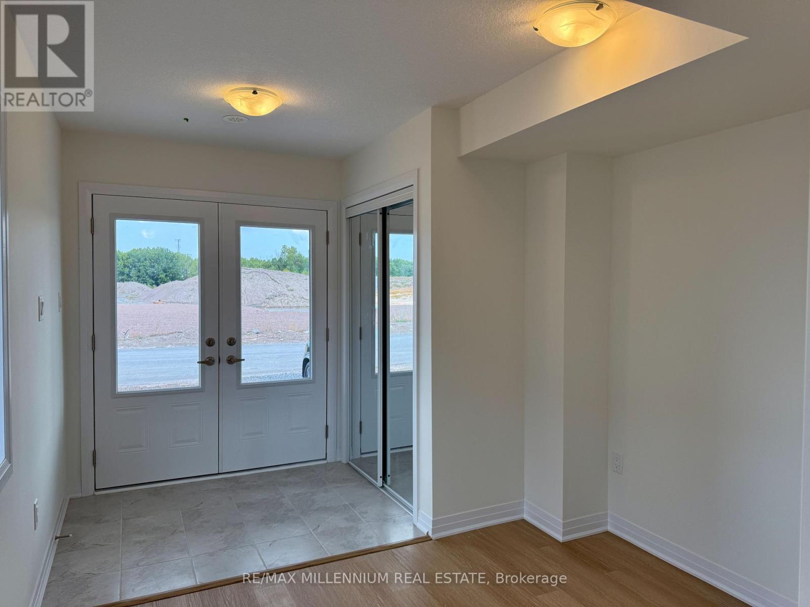 11 Gunnel Road, Welland, Ontario  L3B 0P3 - Photo 3 - X12401038