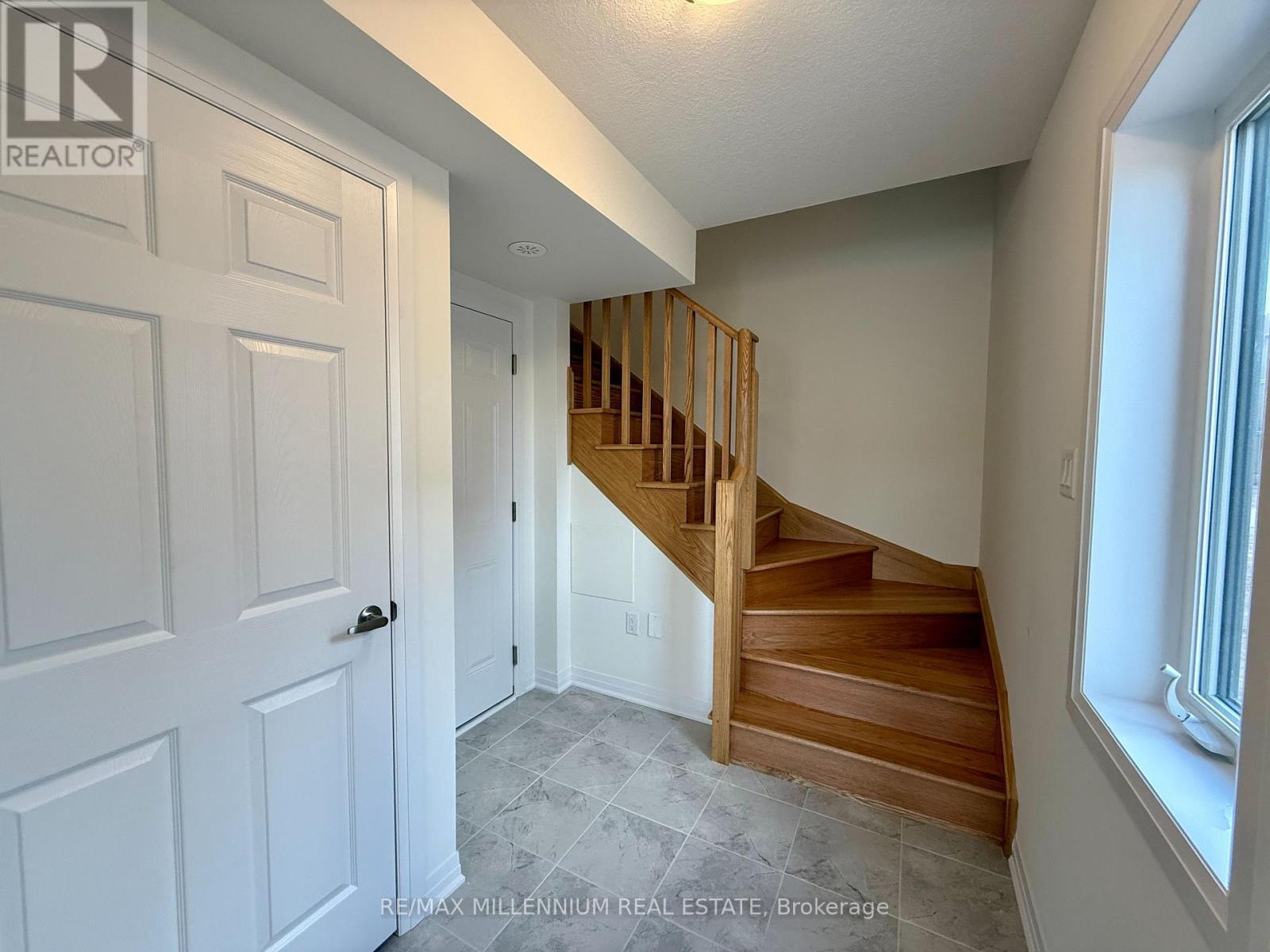 11 Gunnel Road, Welland, Ontario  L3B 0P3 - Photo 5 - X12401038