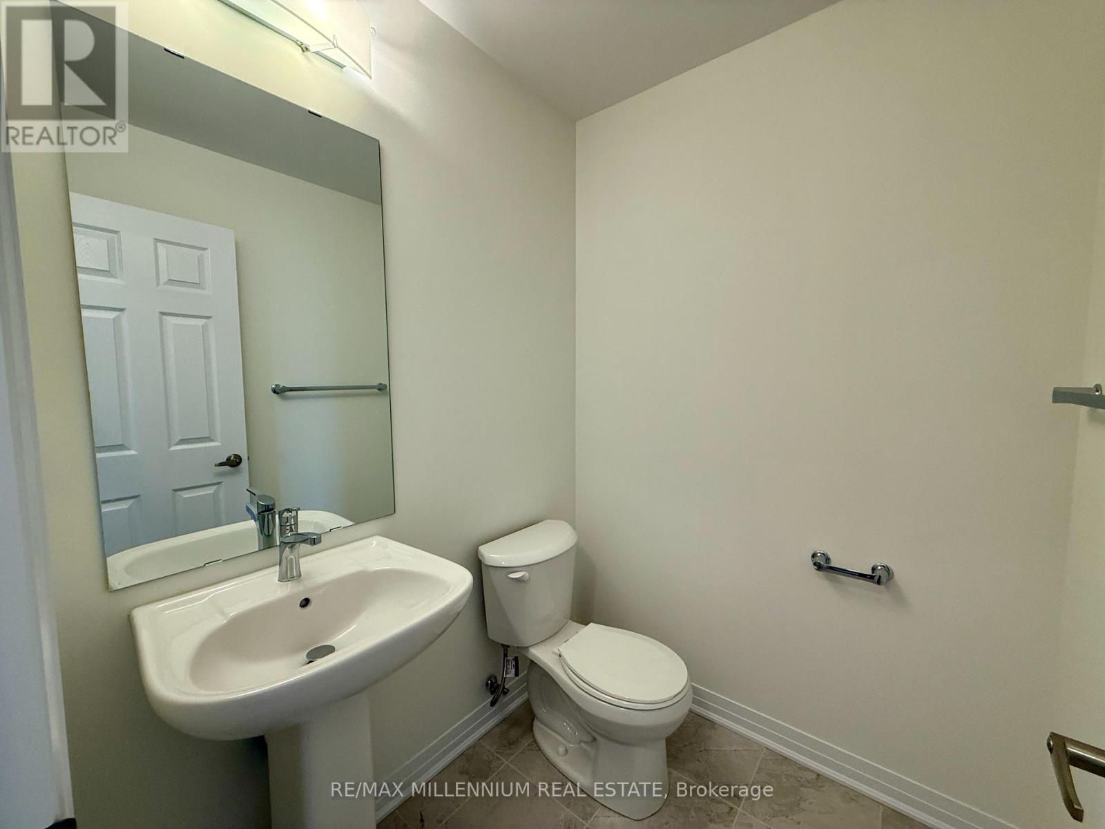 11 Gunnel Road, Welland, Ontario  L3B 0P3 - Photo 6 - X12401038