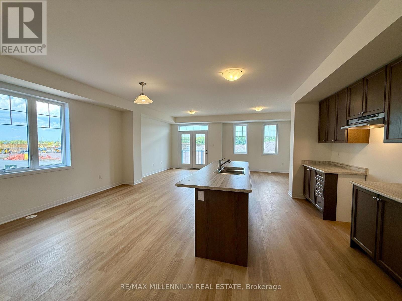 11 Gunnel Road, Welland, Ontario  L3B 0P3 - Photo 7 - X12401038