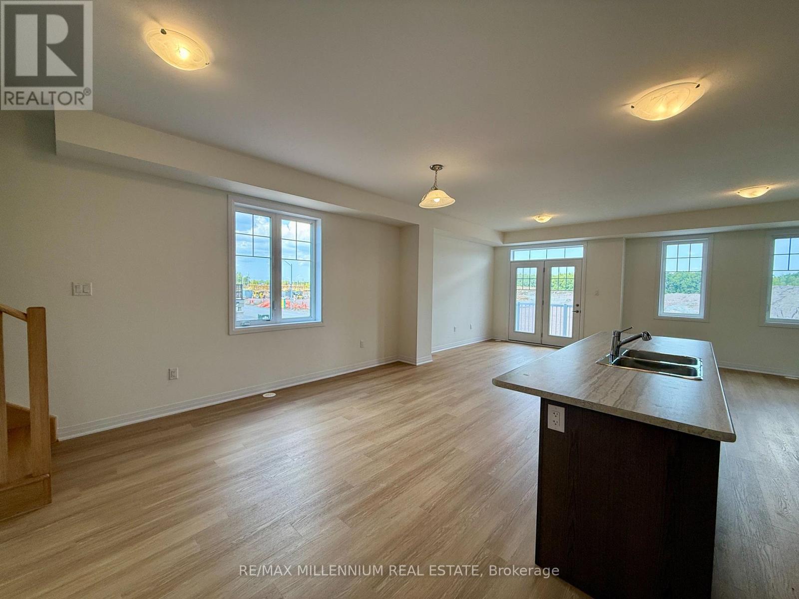 11 Gunnel Road, Welland, Ontario  L3B 0P3 - Photo 8 - X12401038
