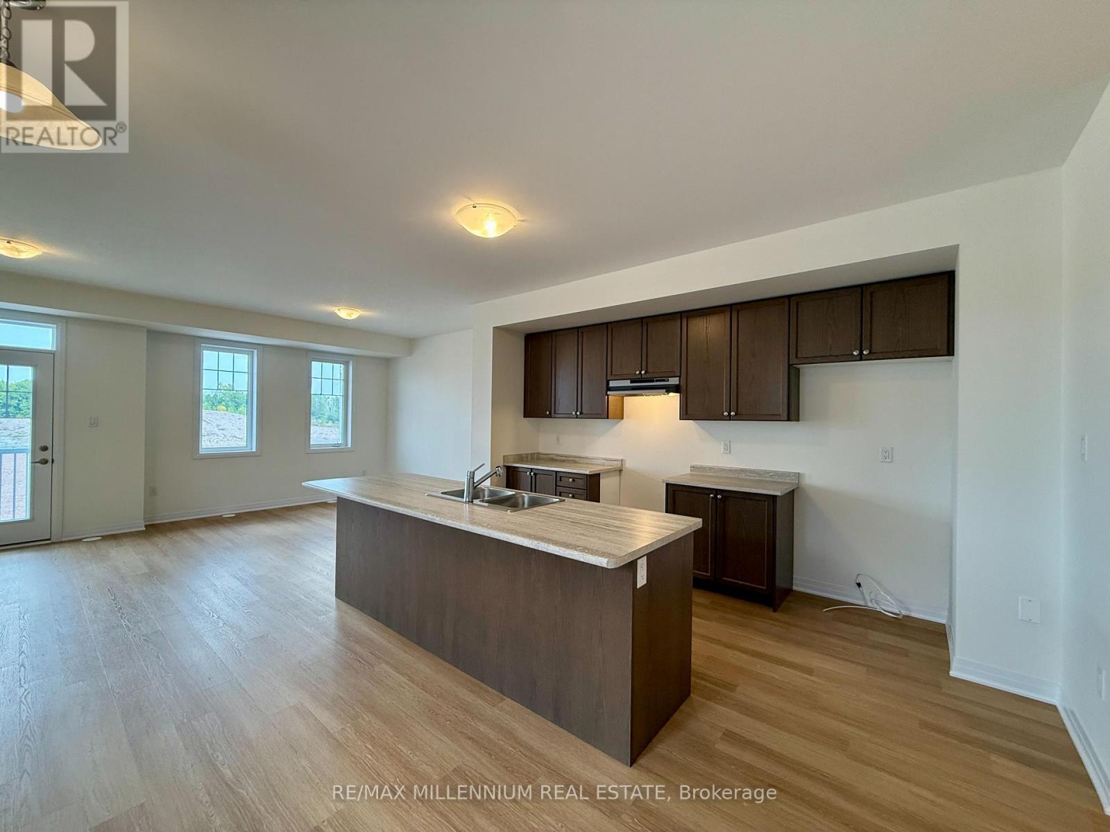 11 Gunnel Road, Welland, Ontario  L3B 0P3 - Photo 9 - X12401038