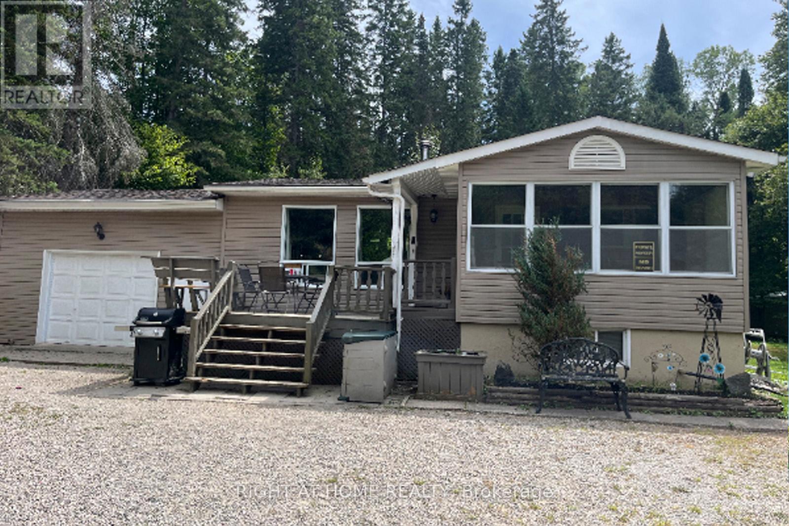 524 Balsam Chutes Road, Huntsville, Ontario  P0B 1L0 - Photo 1 - X12401057