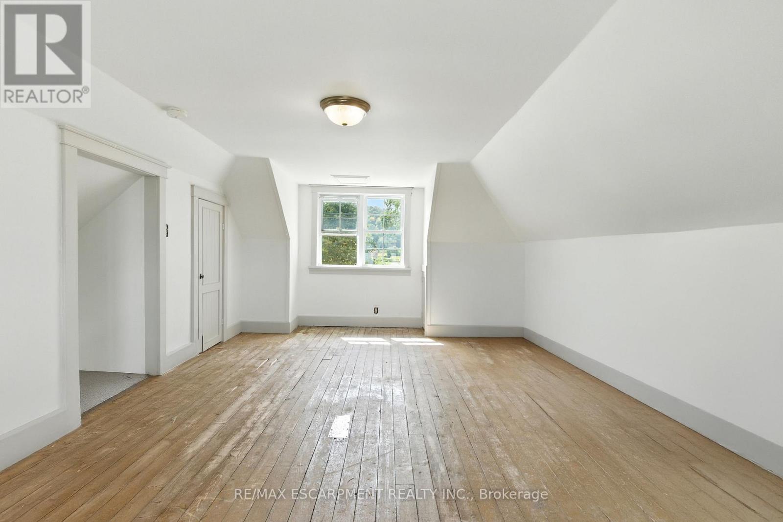 908 Highway 8, Hamilton (Fruitland), Ontario  L8E 5J2 - Photo 29 - X12401076