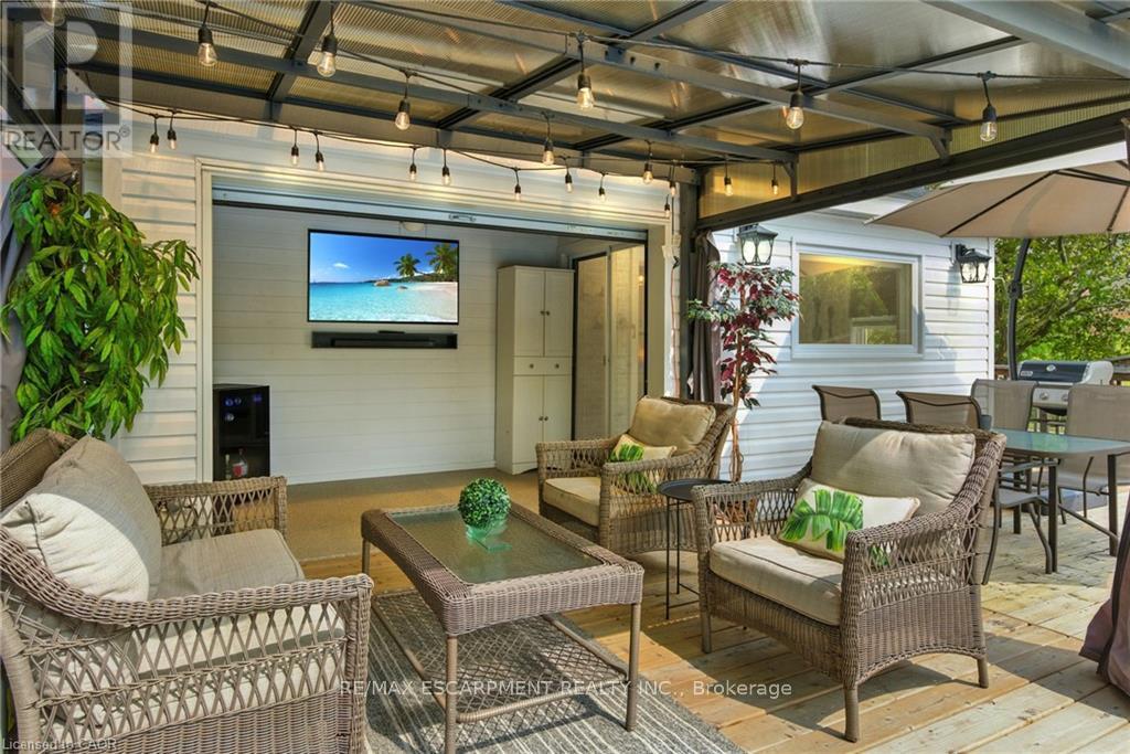 908 Highway 8, Hamilton (Fruitland), Ontario  L8E 5J2 - Photo 36 - X12401076