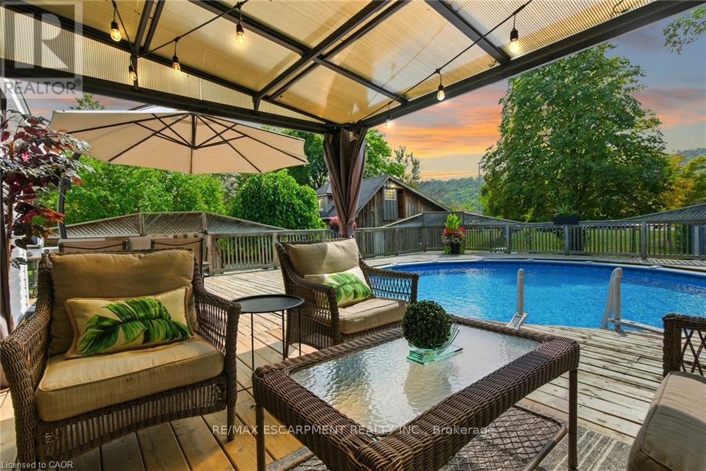 908 Highway 8, Hamilton (Fruitland), Ontario  L8E 5J2 - Photo 38 - X12401076