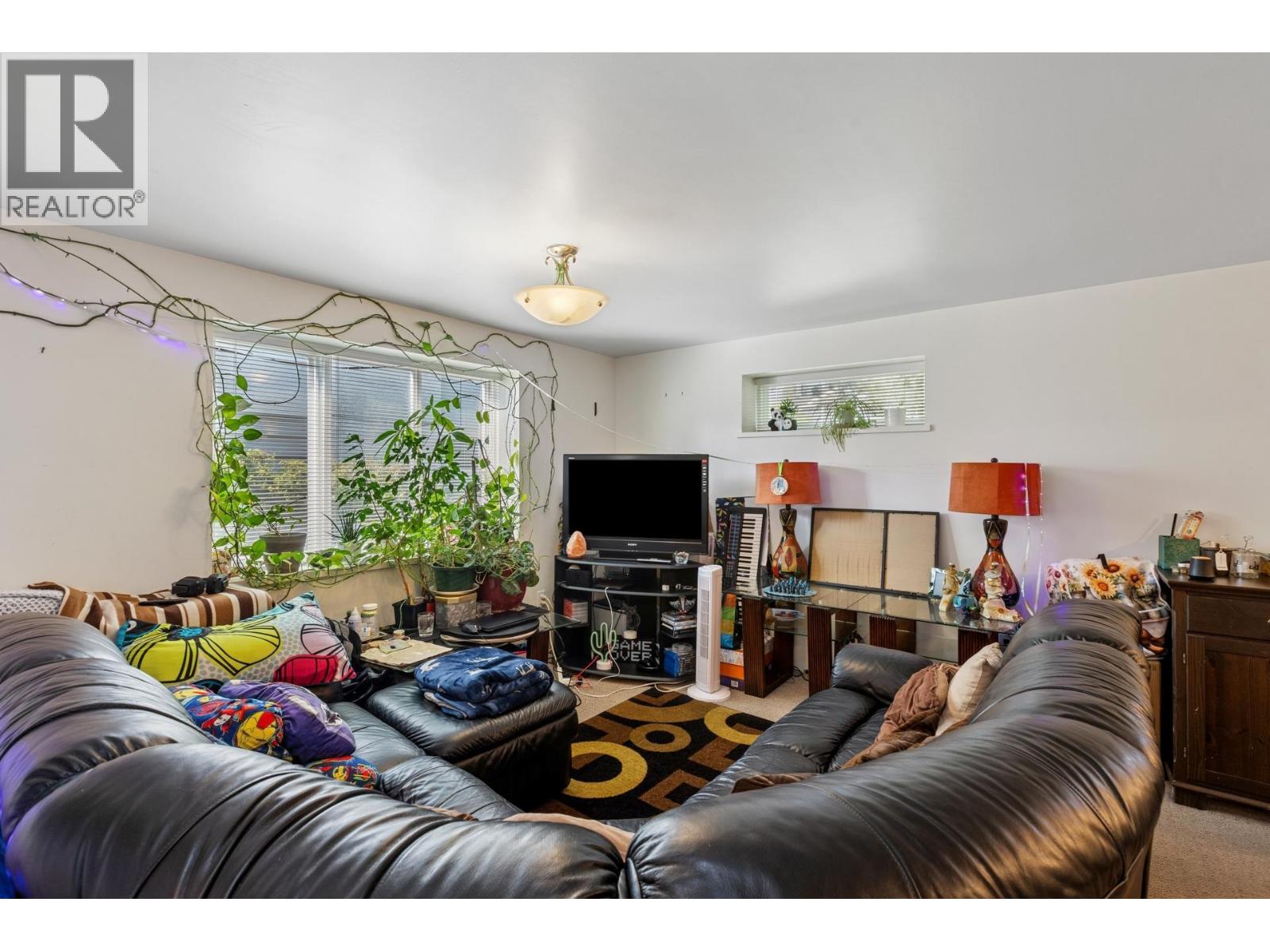 415 W 26th Street, North Vancouver, British Columbia  V7N 2G9 - Photo 28 - R3047276