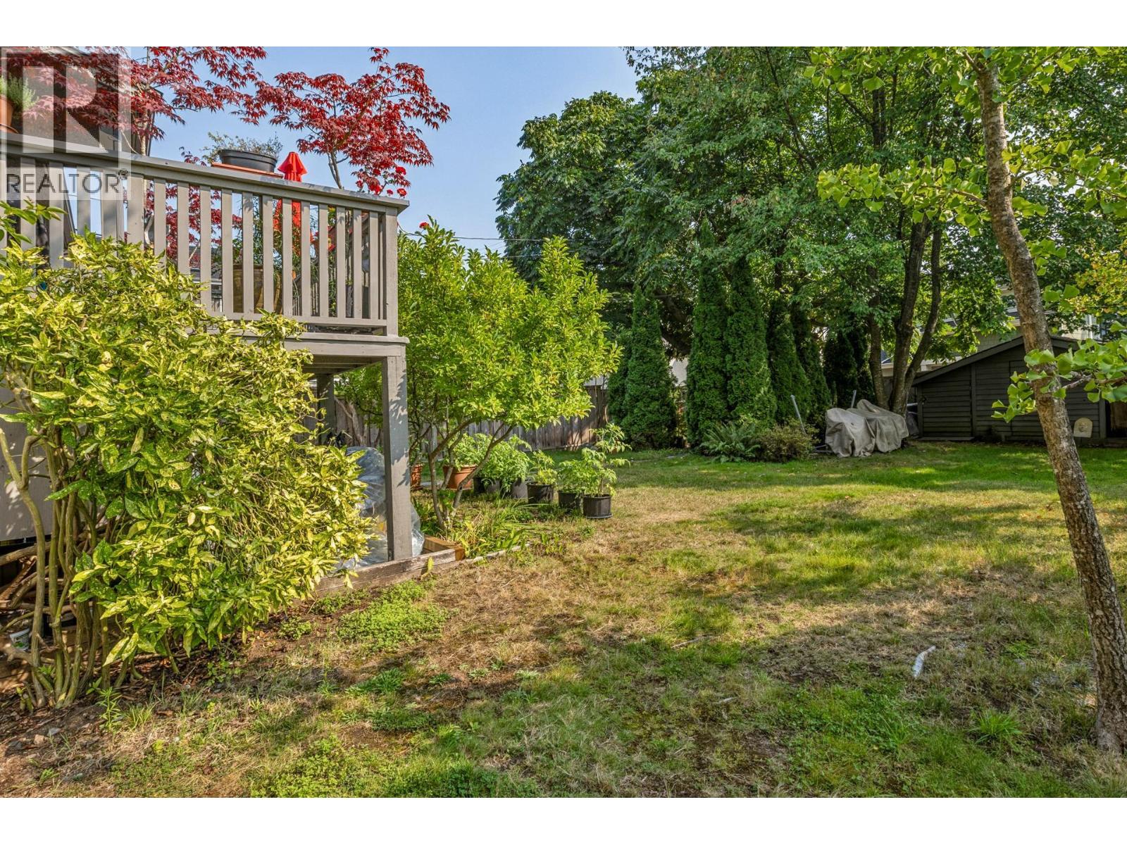 415 W 26th Street, North Vancouver, British Columbia  V7N 2G9 - Photo 37 - R3047276