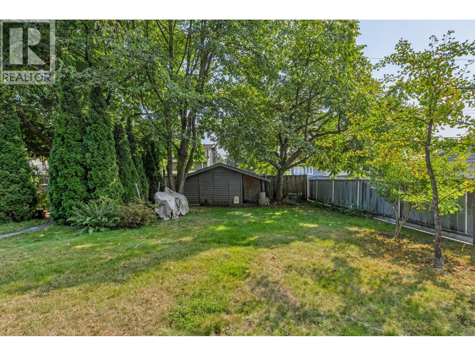 415 W 26th Street, North Vancouver, British Columbia  V7N 2G9 - Photo 38 - R3047276