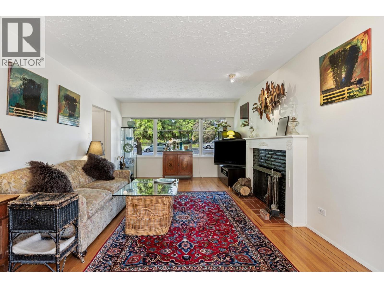 415 W 26th Street, North Vancouver, British Columbia  V7N 2G9 - Photo 4 - R3047276
