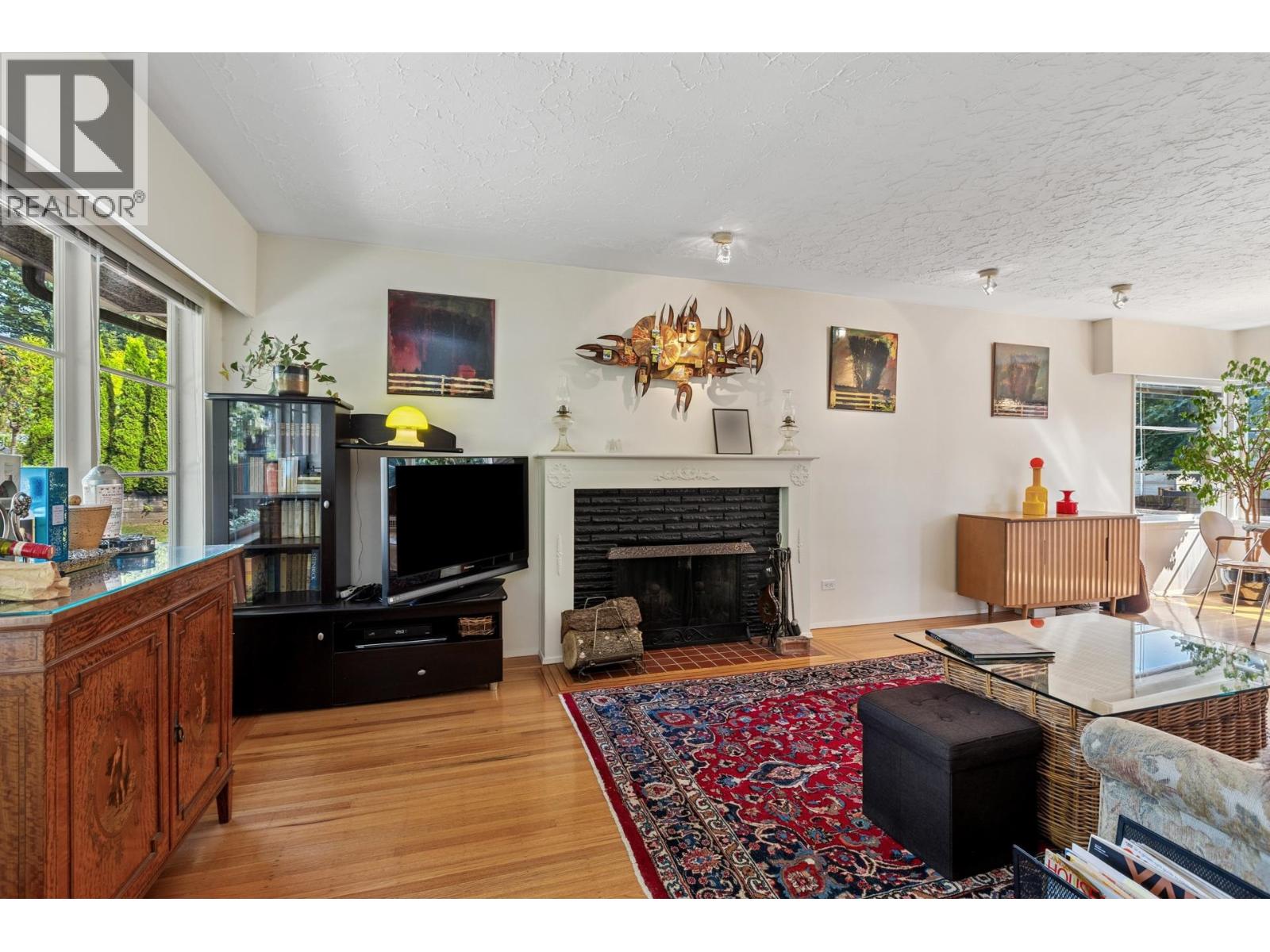 415 W 26th Street, North Vancouver, British Columbia  V7N 2G9 - Photo 6 - R3047276