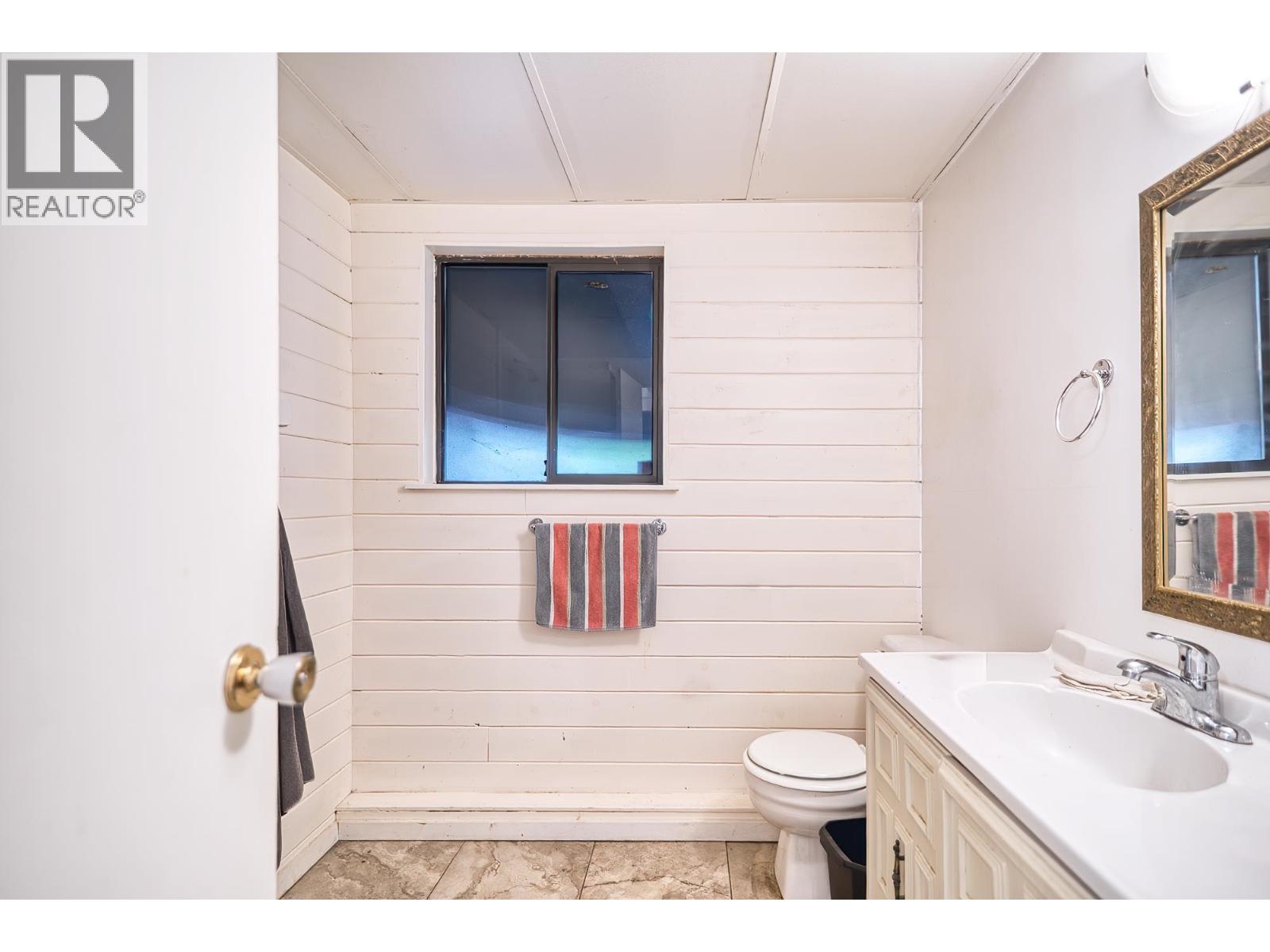 5713 Salmon Drive, Sechelt, British Columbia  V0N 3A0 - Photo 22 - R3047301