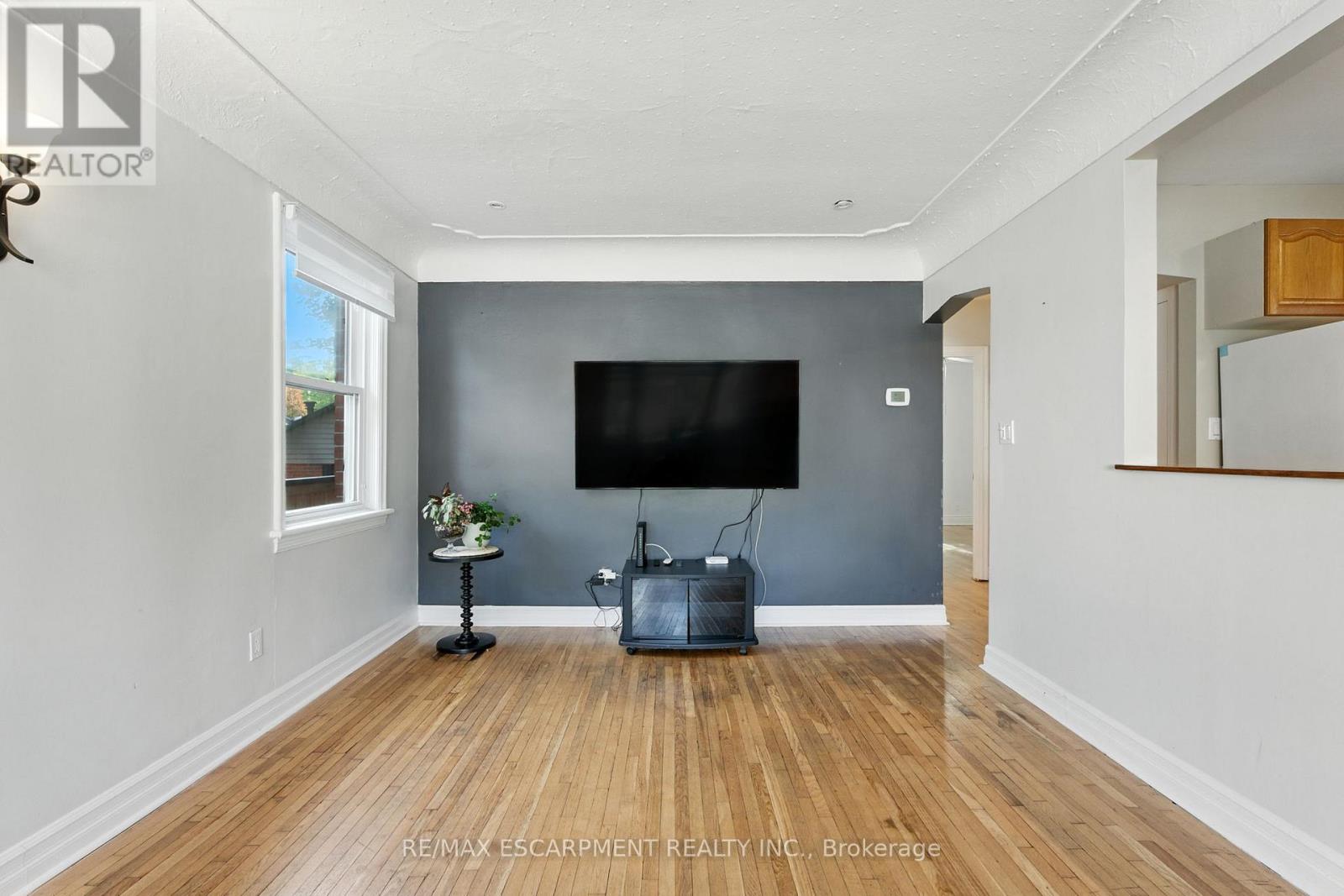 261 East 14th Street, Hamilton (Inch Park), Ontario  L9A 4B8 - Photo 9 - X12400511