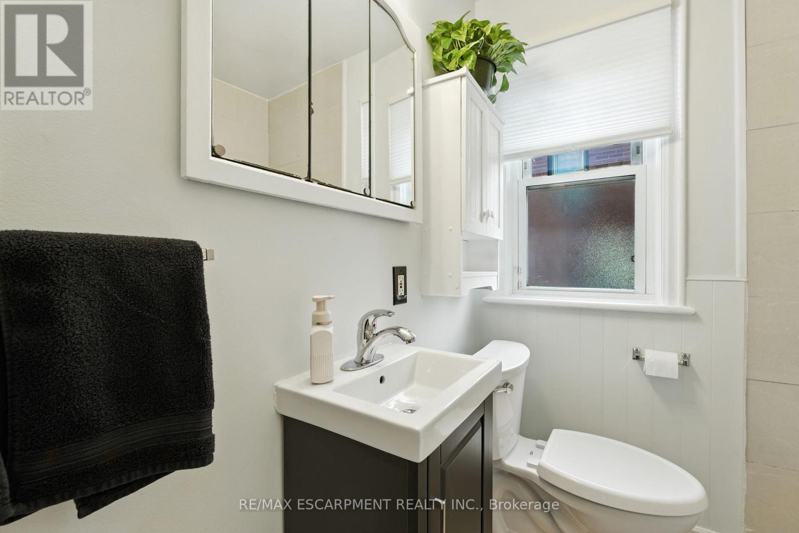 261 East 14th Street, Hamilton (Inch Park), Ontario  L9A 4B8 - Photo 23 - X12400511