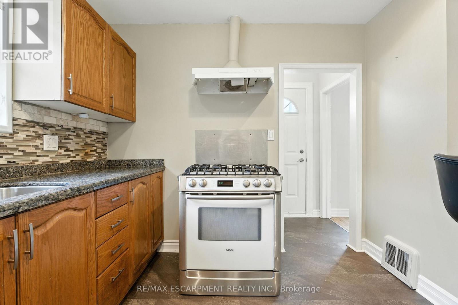 261 East 14th Street, Hamilton (Inch Park), Ontario  L9A 4B8 - Photo 16 - X12400511
