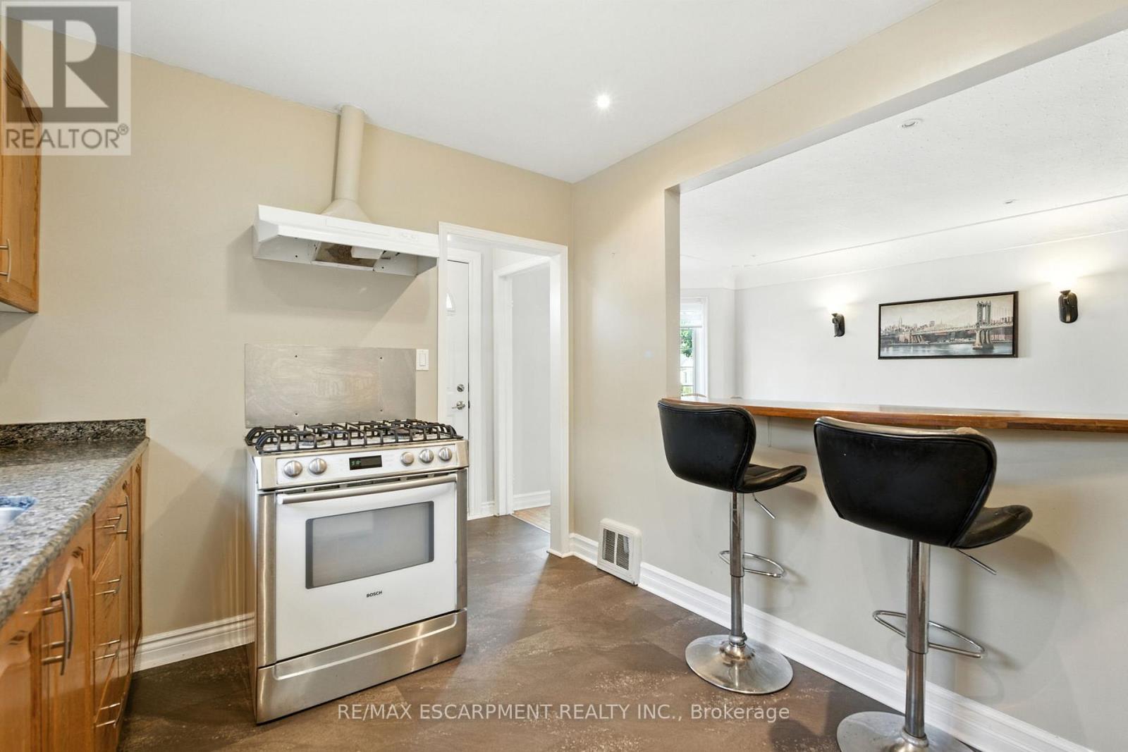 261 East 14th Street, Hamilton (Inch Park), Ontario  L9A 4B8 - Photo 17 - X12400511