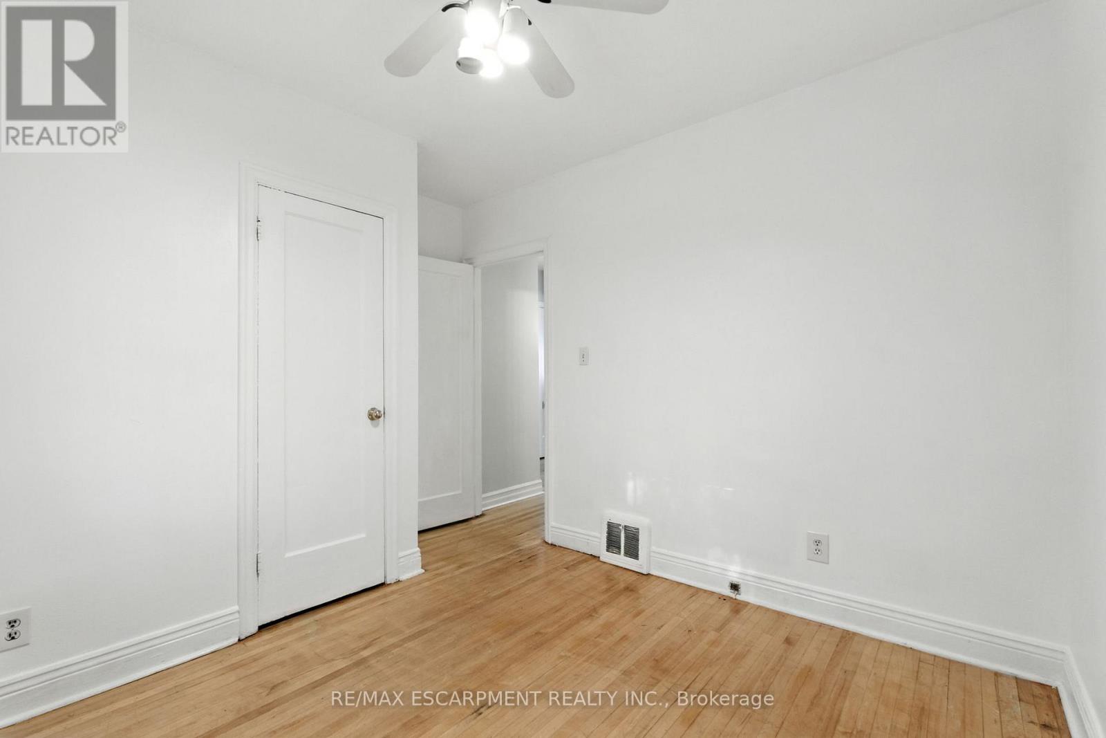 261 East 14th Street, Hamilton (Inch Park), Ontario  L9A 4B8 - Photo 22 - X12400511