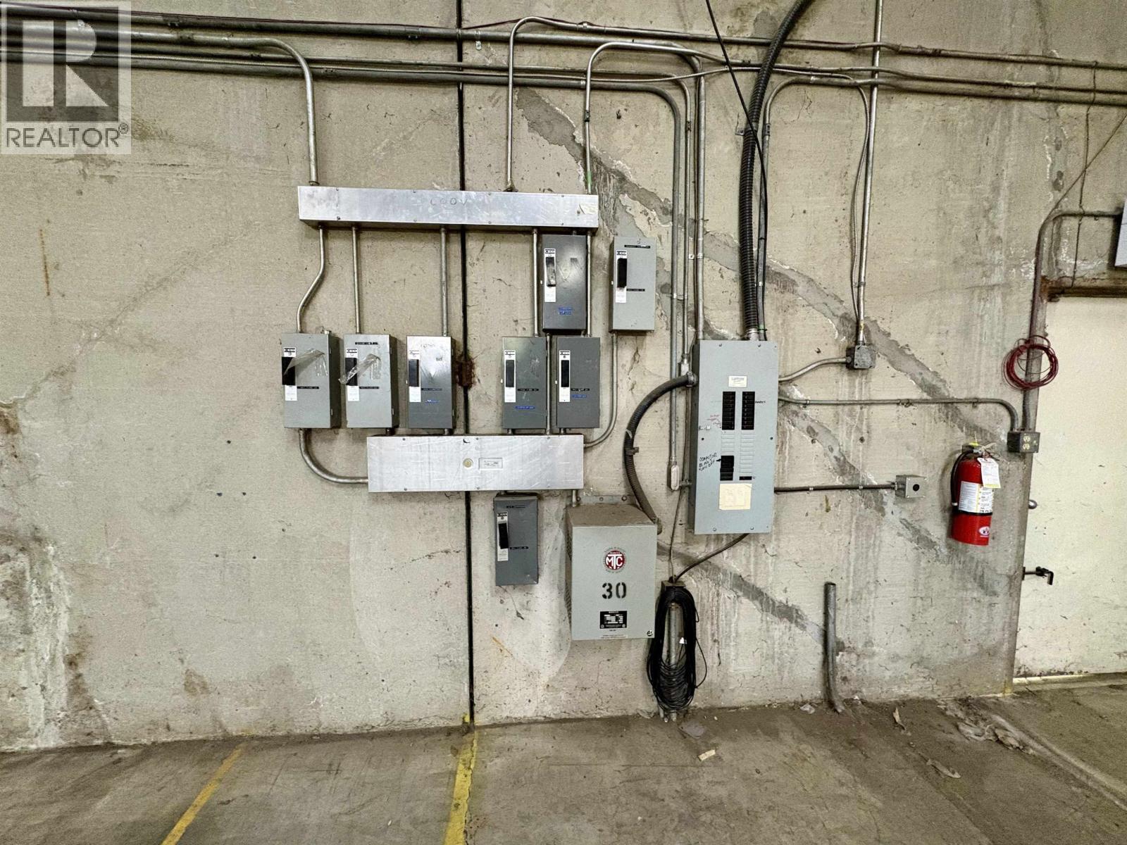 2431 Canoe Avenue, Coquitlam, British Columbia V3K 6A9 - Photo 9 - C8071505