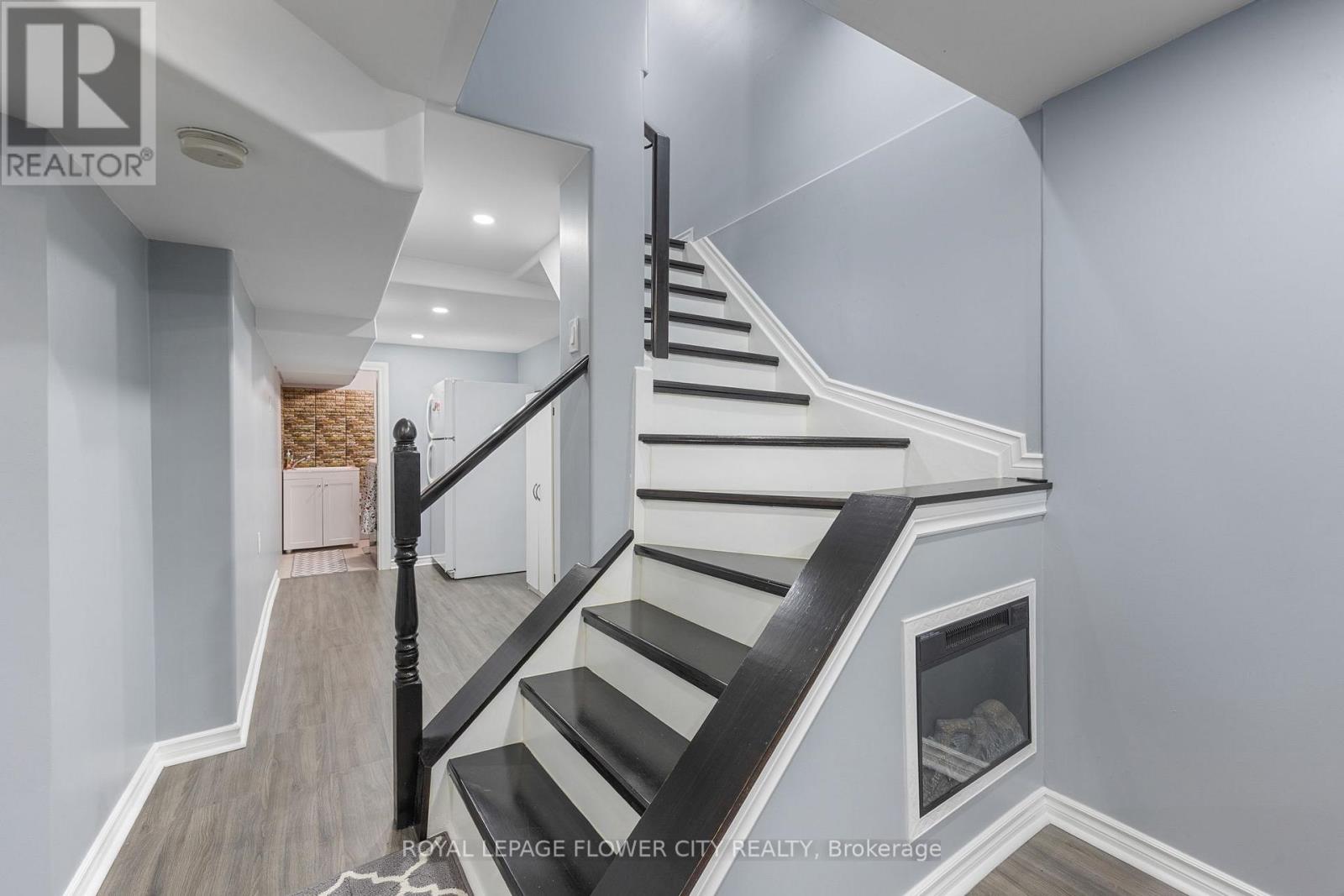 28 Bearwood Street, Brampton (Fletcher's Meadow), Ontario  L7A 1Y8 - Photo 28 - W12400763