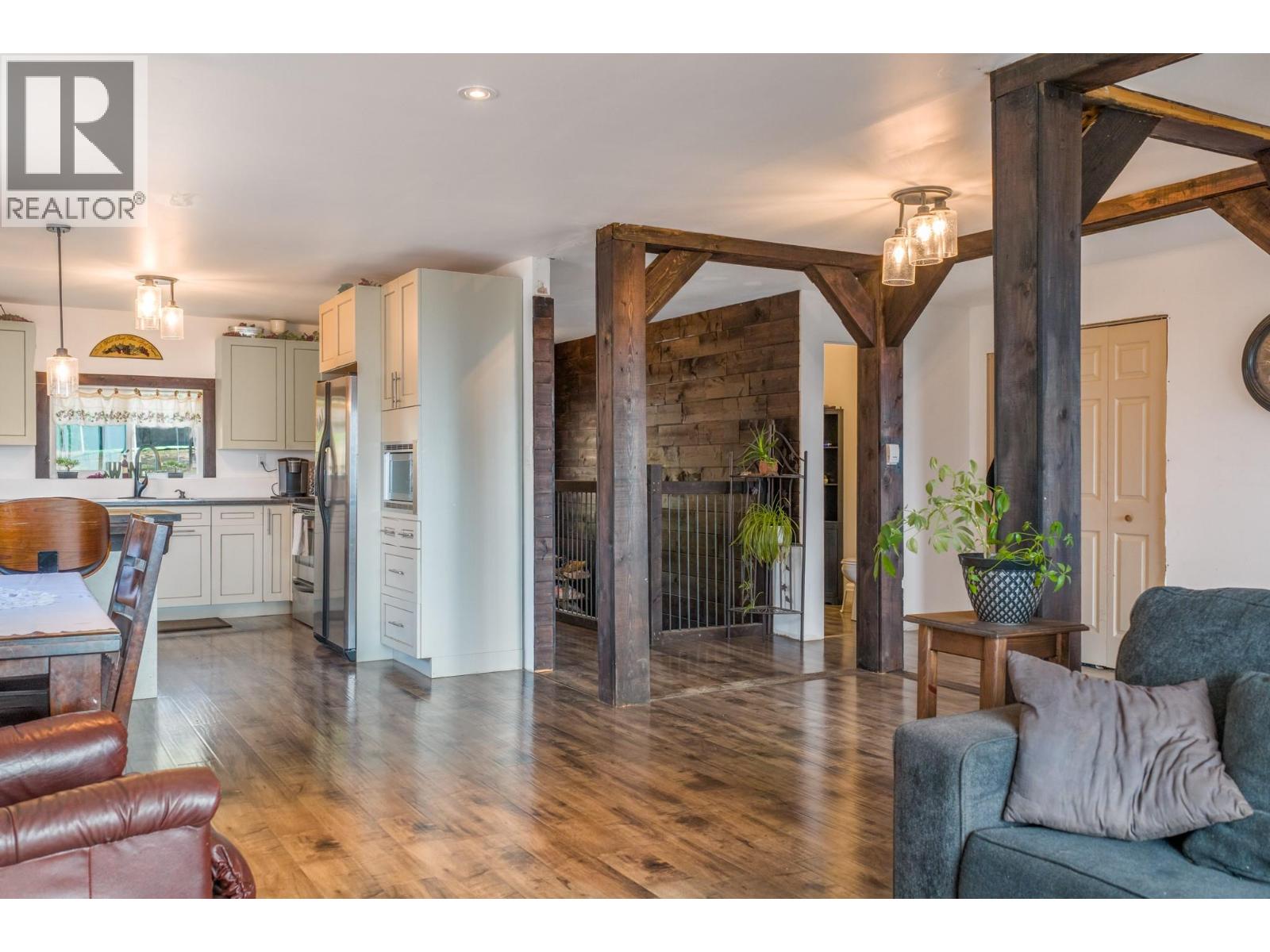334 22nd Avenue, Creston, British Columbia  V0B 1G5 - Photo 3 - 10362632