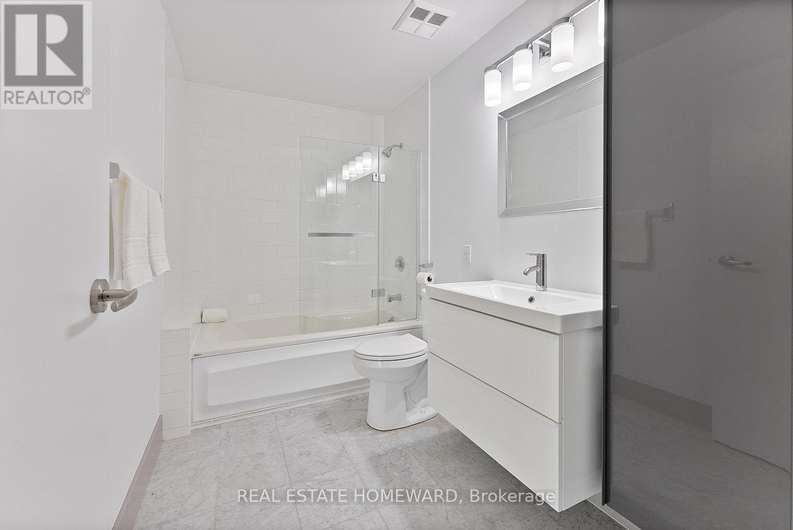 3408 - 10 Yonge Street, Toronto, Ontario  M5E 1R4 - Photo 15 - C12401136