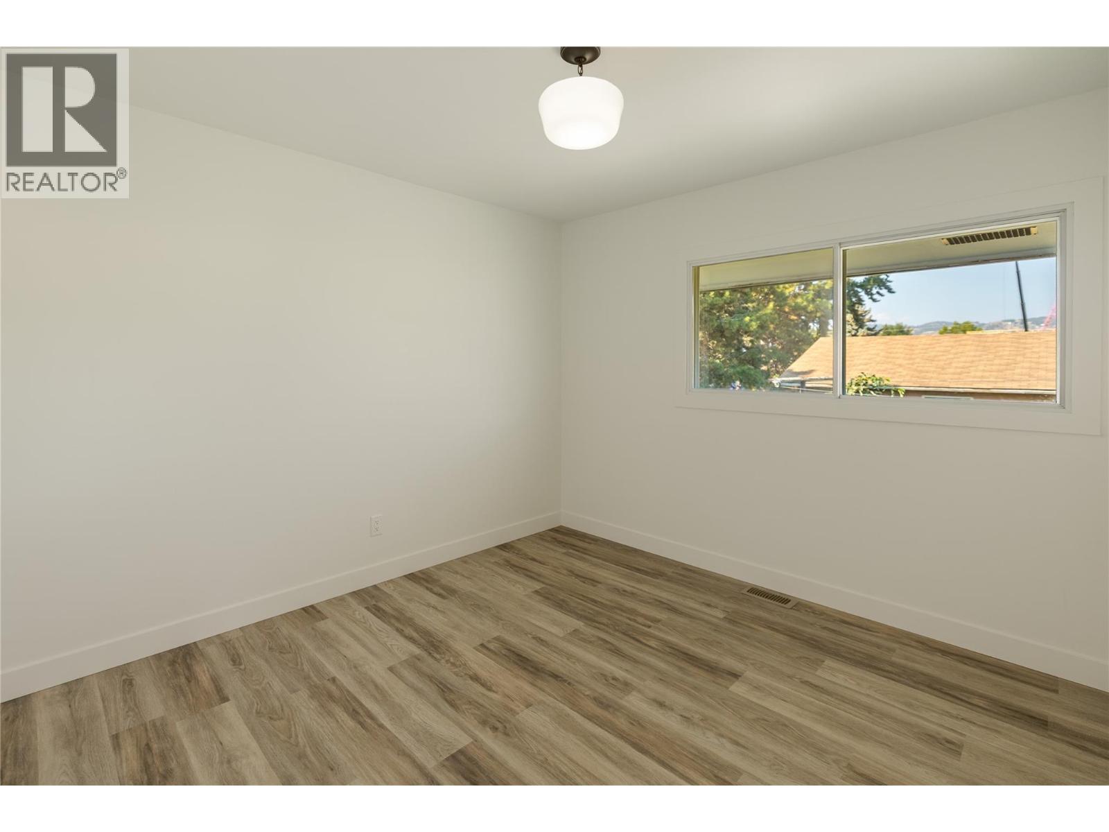 1284 Mcbride Road, Kelowna, British Columbia  V1Y 4A3 - Photo 9 - 10360718