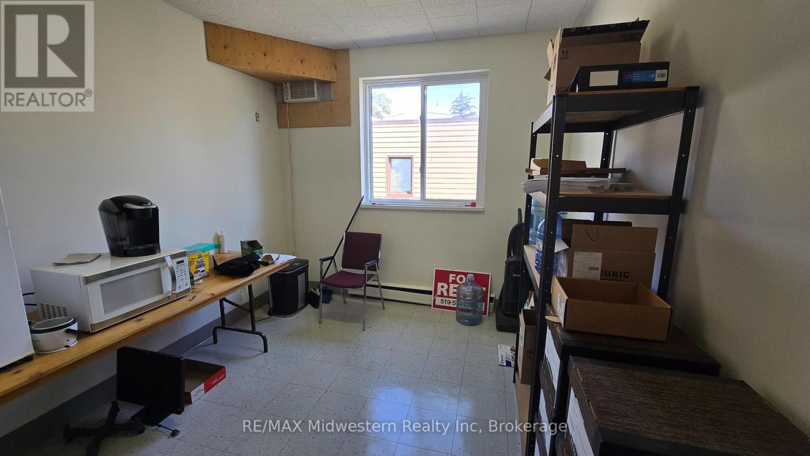 6 - 360 Wallace Avenue N, North Perth, Ontario  N4W 1L4 - Photo 10 - X12401248