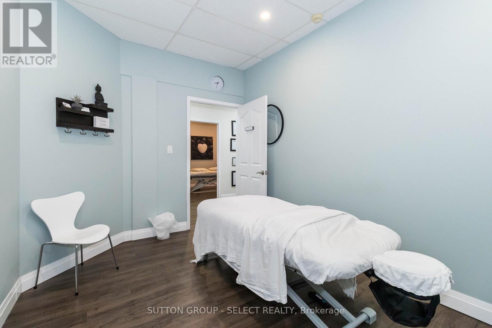 795 Dundas Street, Woodstock, Ontario  N4S 1G1 - Photo 11 - X12401179