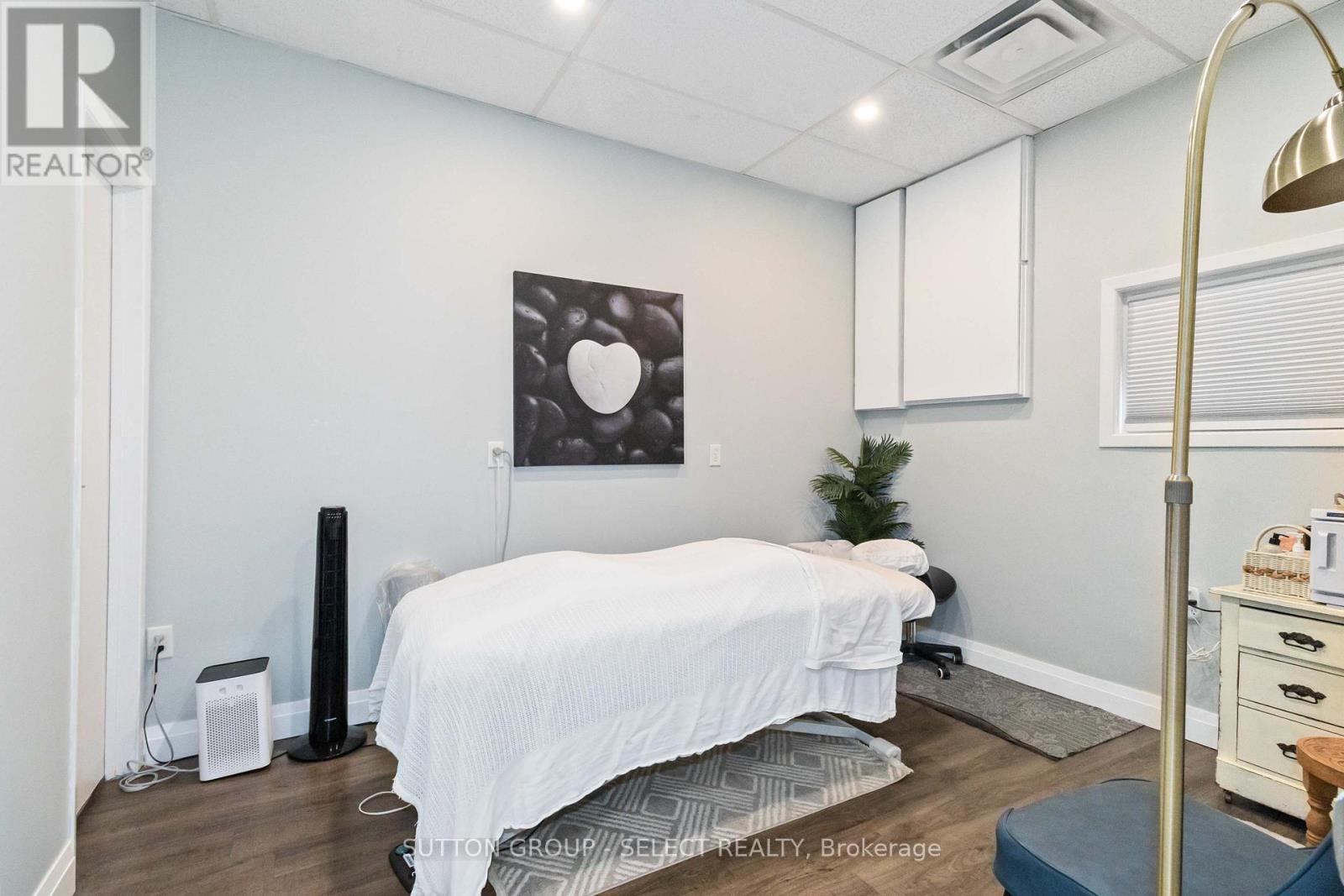 795 Dundas Street, Woodstock, Ontario  N4S 1G1 - Photo 14 - X12401179
