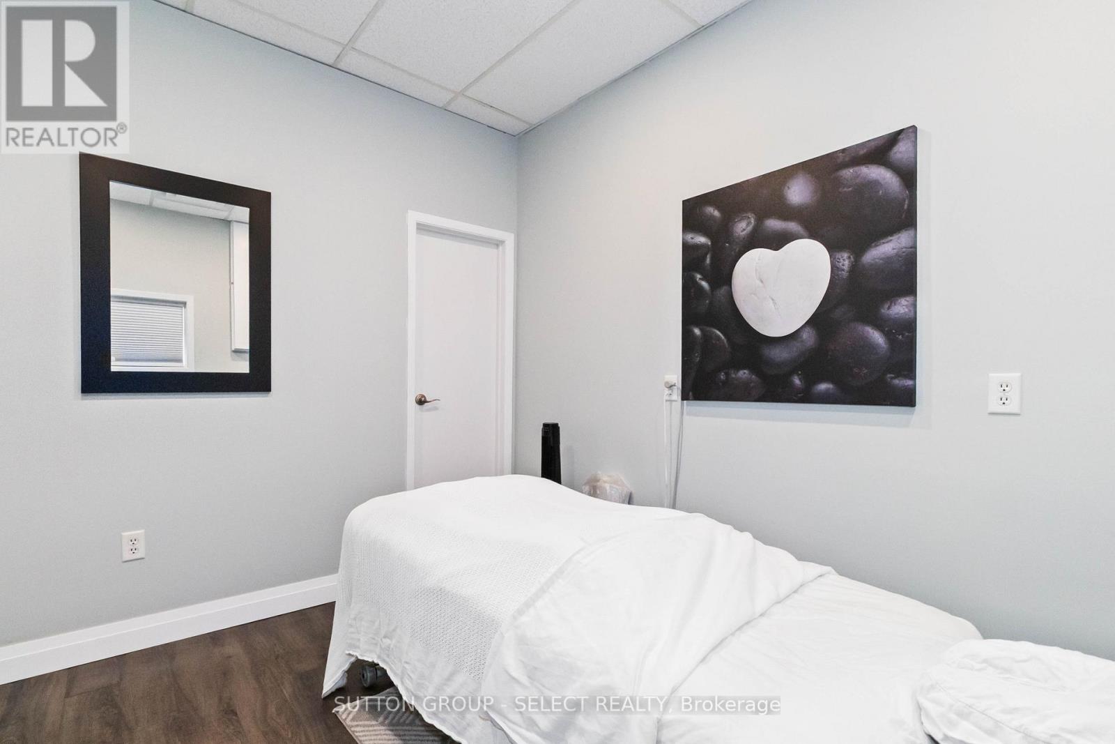 795 Dundas Street, Woodstock, Ontario  N4S 1G1 - Photo 16 - X12401179