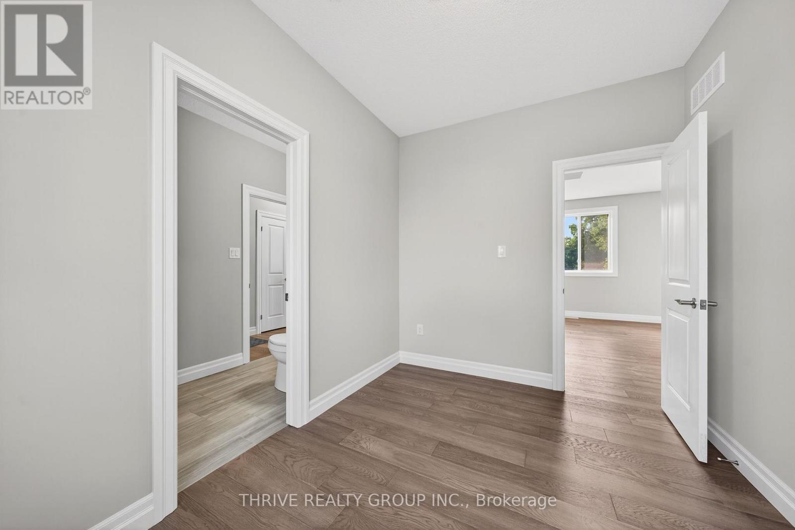 3465 Oriole Circle E, London South, Ontario  N6N 1K6 - Photo 23 - X12401280