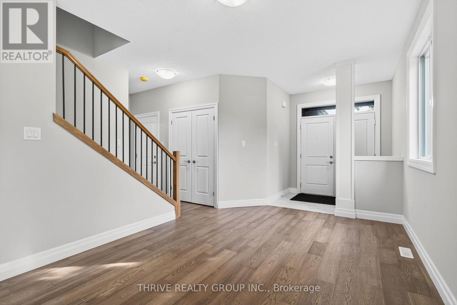 3465 Oriole Circle E, London South, Ontario  N6N 1K6 - Photo 5 - X12401280