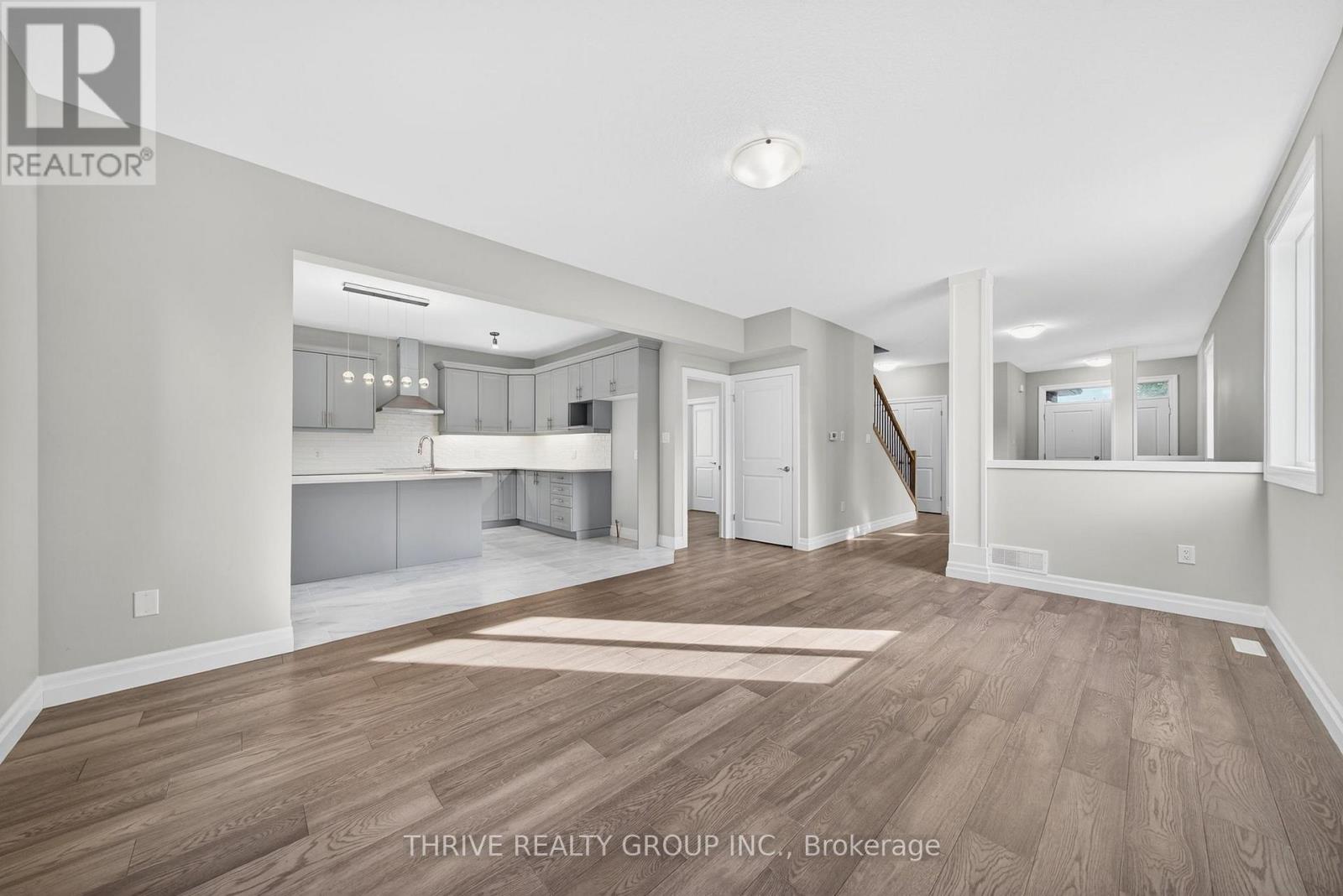 3465 Oriole Circle E, London South, Ontario  N6N 1K6 - Photo 7 - X12401280