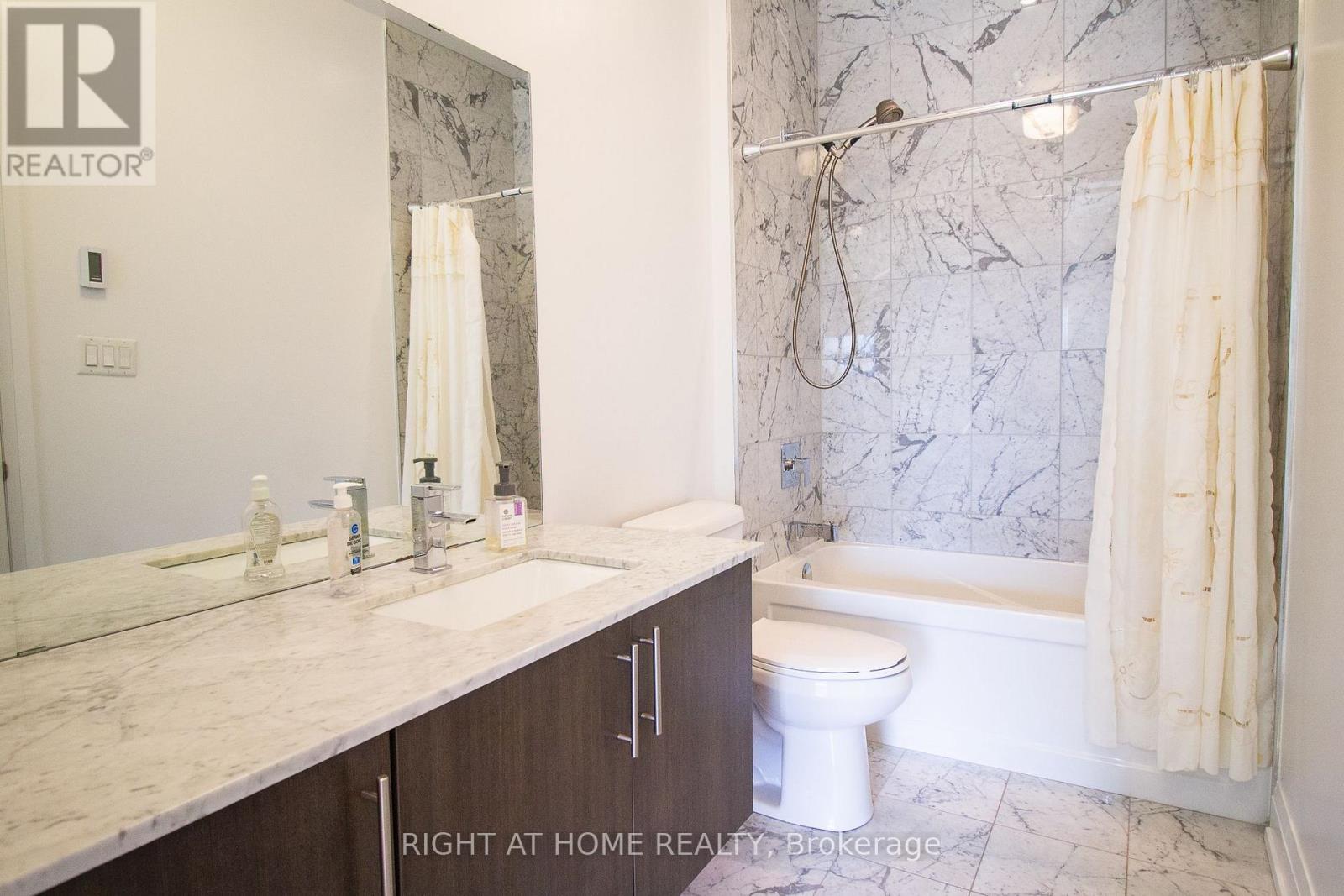704a - 15277 Yonge Street, Aurora (Aurora Village), Ontario  L4G 1Y3 - Photo 28 - N12401128