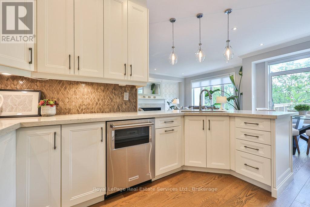 34 - 2400 Neyagawa Boulevard, Oakville (Ro River Oaks), Ontario  L6H 7P5 - Photo 20 - W12401231