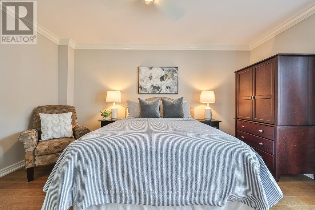 34 - 2400 Neyagawa Boulevard, Oakville (Ro River Oaks), Ontario  L6H 7P5 - Photo 36 - W12401231