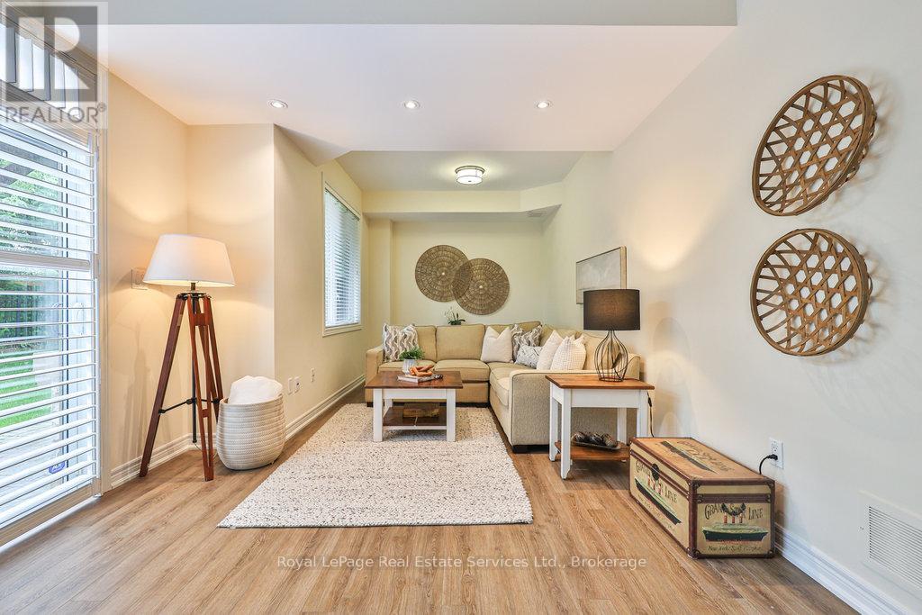 34 - 2400 Neyagawa Boulevard, Oakville (Ro River Oaks), Ontario  L6H 7P5 - Photo 40 - W12401231