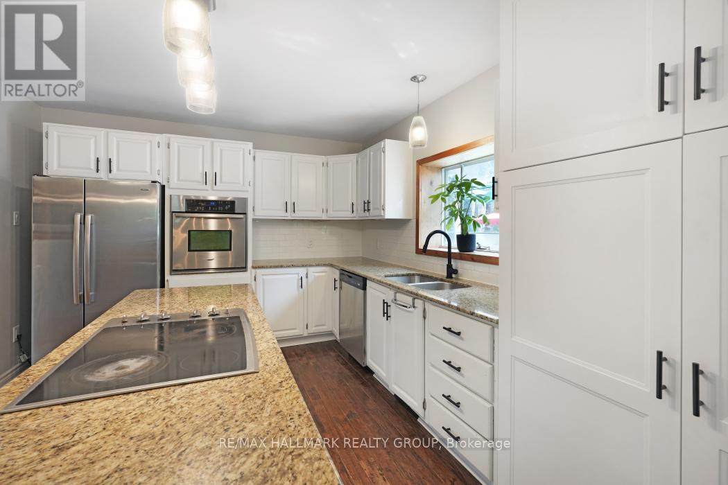 5498 Edgewater Drive, Ottawa, Ontario  K4M 1B4 - Photo 11 - X12401161