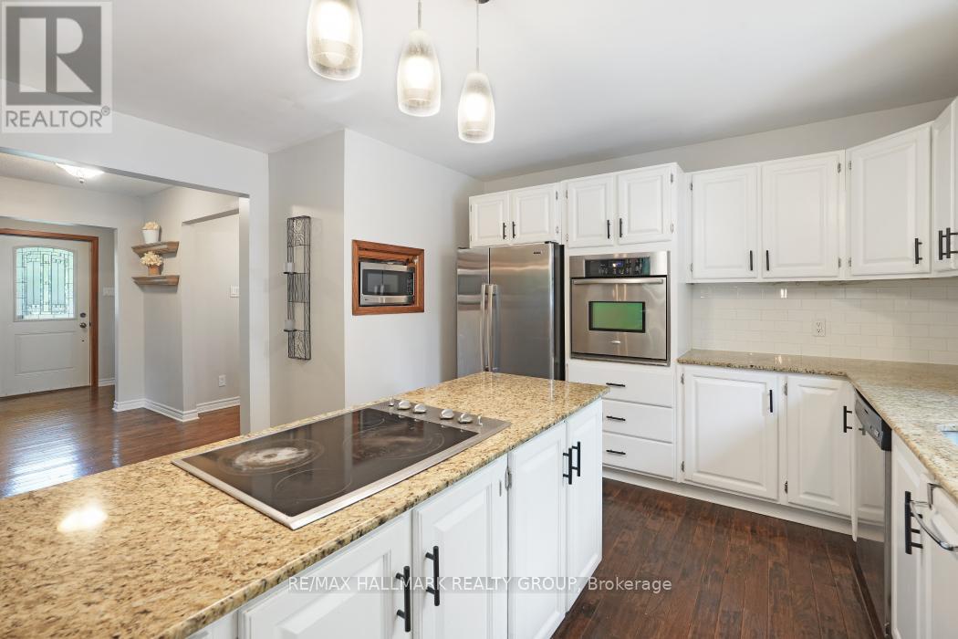 5498 Edgewater Drive, Ottawa, Ontario  K4M 1B4 - Photo 12 - X12401161