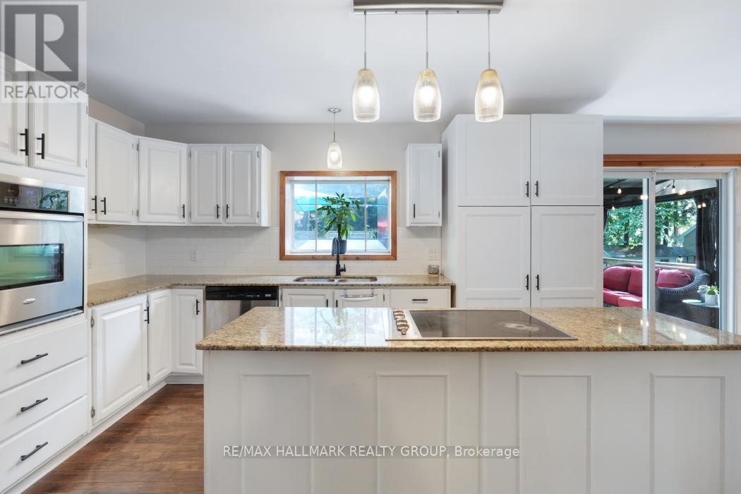 5498 Edgewater Drive, Ottawa, Ontario  K4M 1B4 - Photo 14 - X12401161