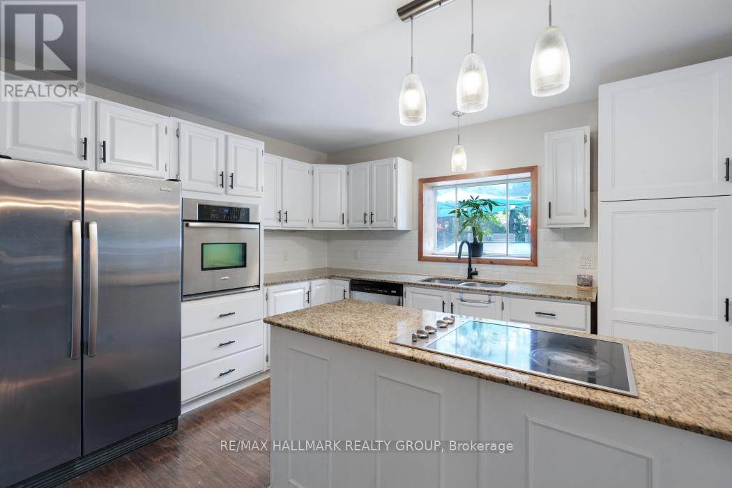 5498 Edgewater Drive, Ottawa, Ontario  K4M 1B4 - Photo 15 - X12401161