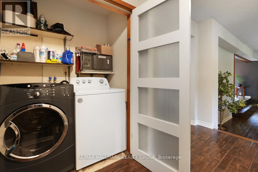 5498 Edgewater Drive, Ottawa, Ontario  K4M 1B4 - Photo 17 - X12401161