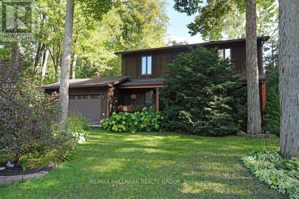 5498 Edgewater Drive, Ottawa, Ontario  K4M 1B4 - Photo 2 - X12401161